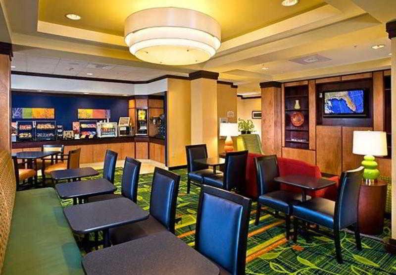 Fairfield Inn & Suites Lake City Restoran fotoğraf